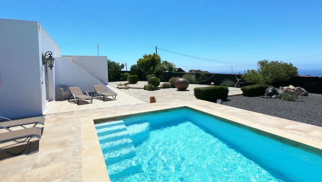 Villa Essence: Detached Retreat with Heated Pool and Stunning Views Tias