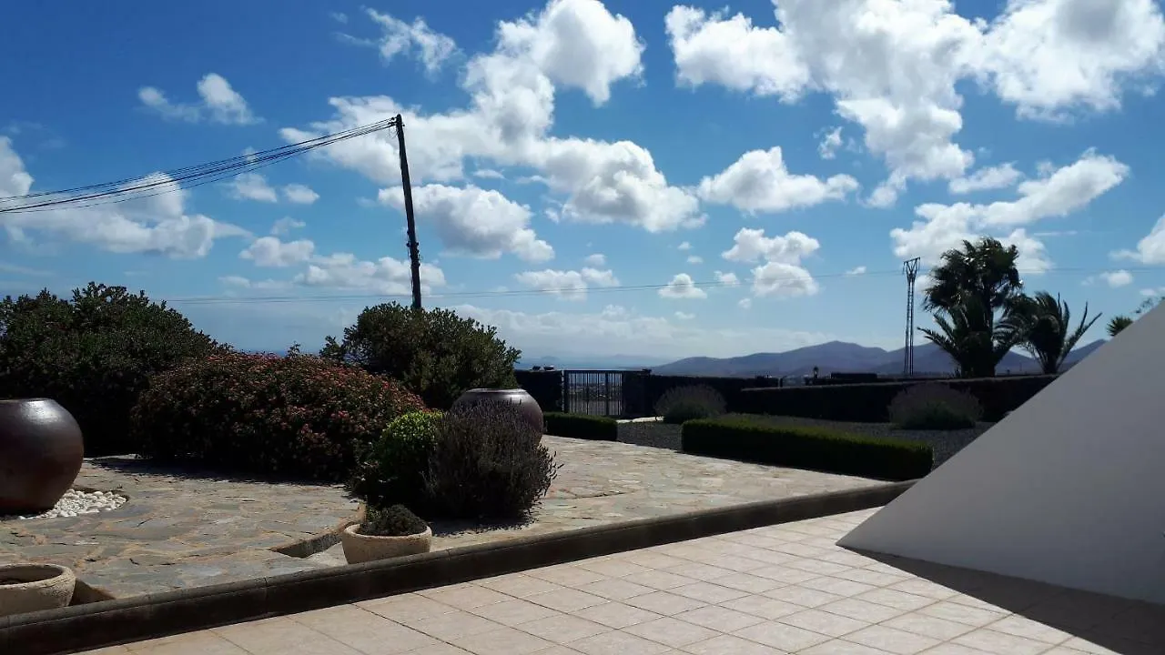 Villa Essence: Detached Retreat with Heated Pool and Stunning Views Tias